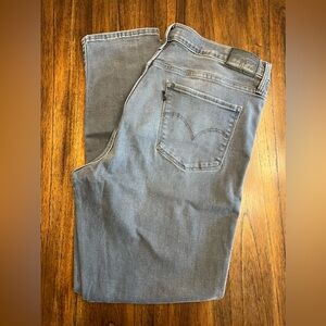 Women’s Levi’s 311 Shaping Skinny - Sz 33